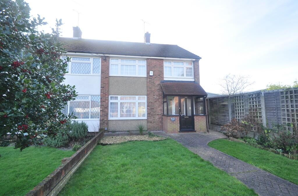 3 bed Semi Detached for rent in Tarpots. From Stuart Thomas - Thundersley