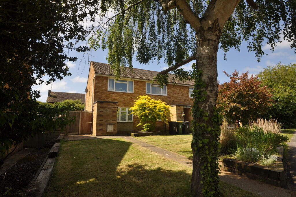 2 bed 1st Floor Flat for rent in Rayleigh. From Stuart Thomas - Thundersley 2 bed 1st Floor Flat for rent in Rayleigh. From Stuart Thomas - Thundersley