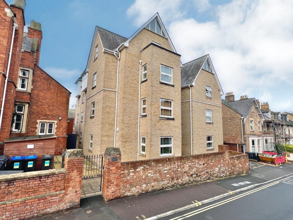 1 bed 1st Floor Flat for rent in Taunton. From Ware and Company - Ware and Comapny 1 bed 1st Floor Flat for rent in Taunton. From Ware and Company - Ware and Comapny