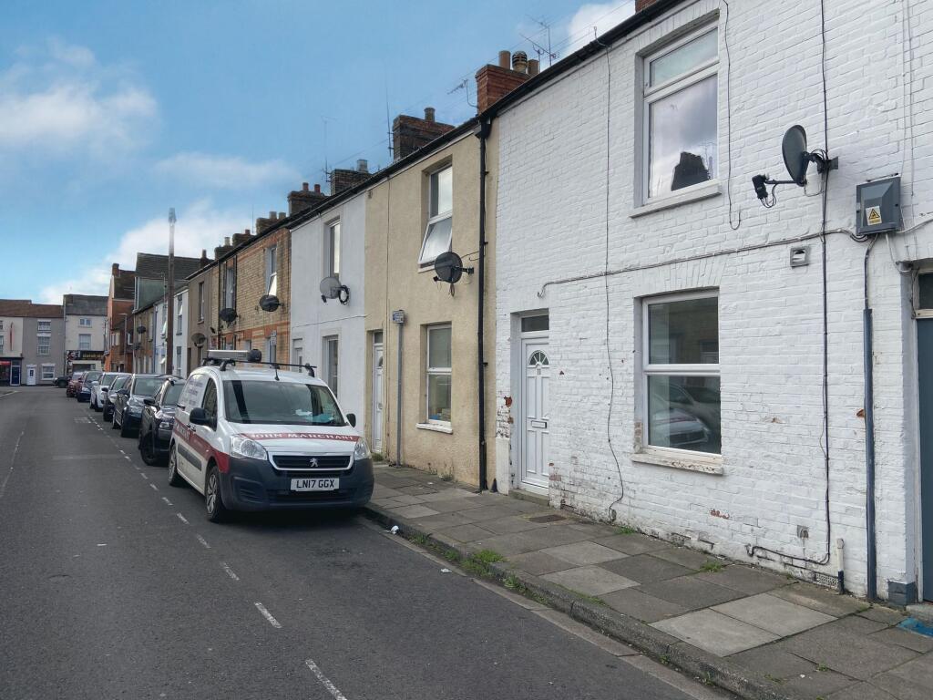 2 bed 1st Floor Flat for rent in Taunton. From Ware and Company - Ware and Comapny