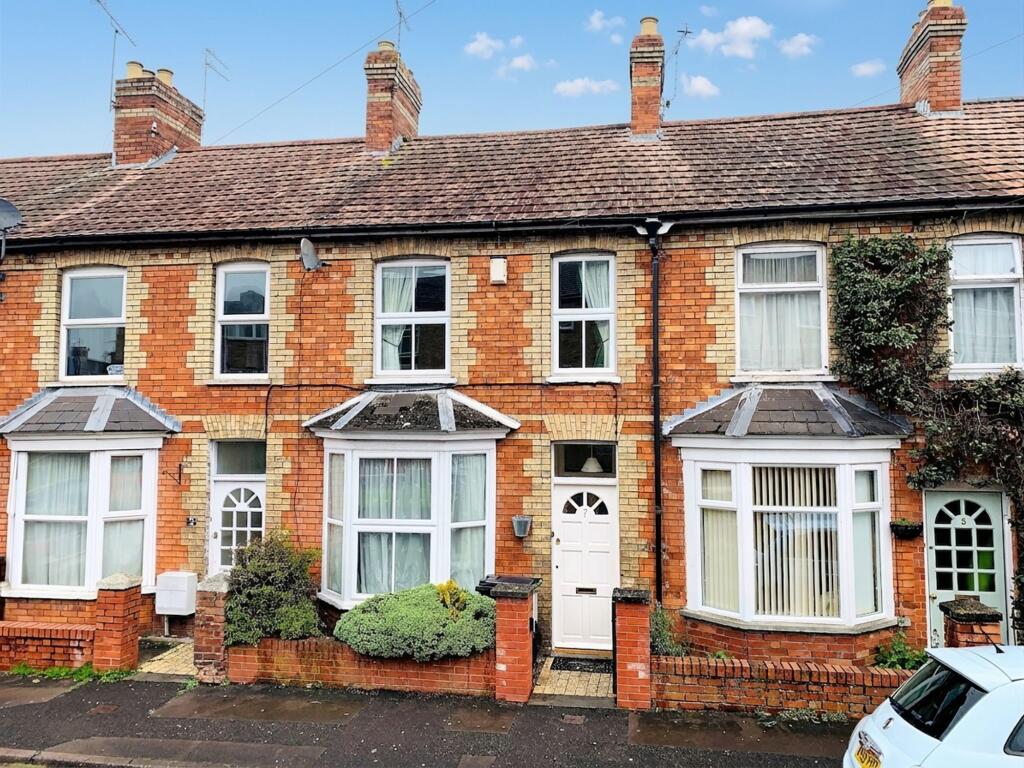3 bed Mid Terraced House for rent in Taunton. From Ware and Company - Ware and Comapny 3 bed Mid Terraced House for rent in Taunton. From Ware and Company - Ware and Comapny