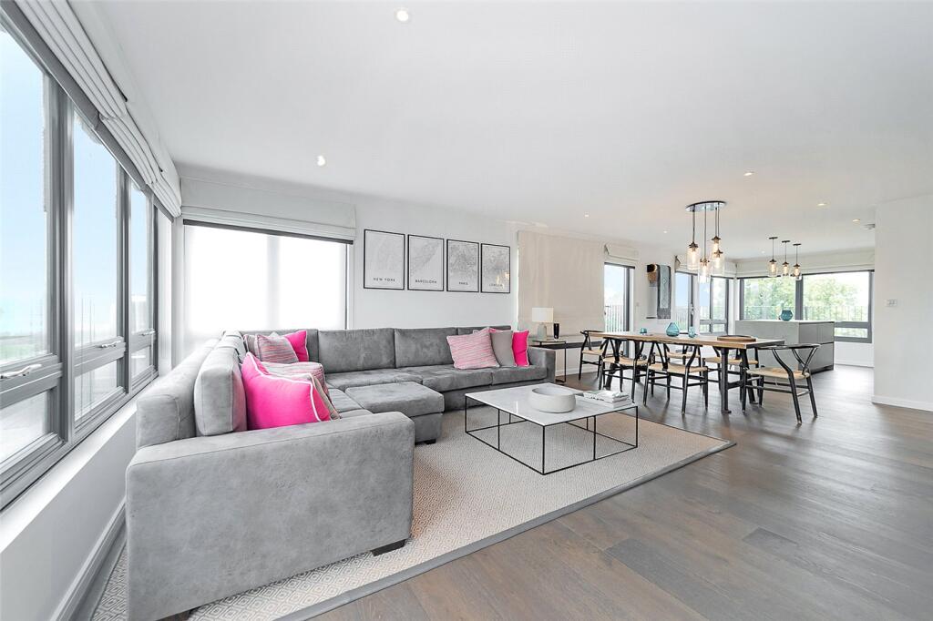 3 bed Penthouse for rent in Richmond. From Winkworth - Chiswick