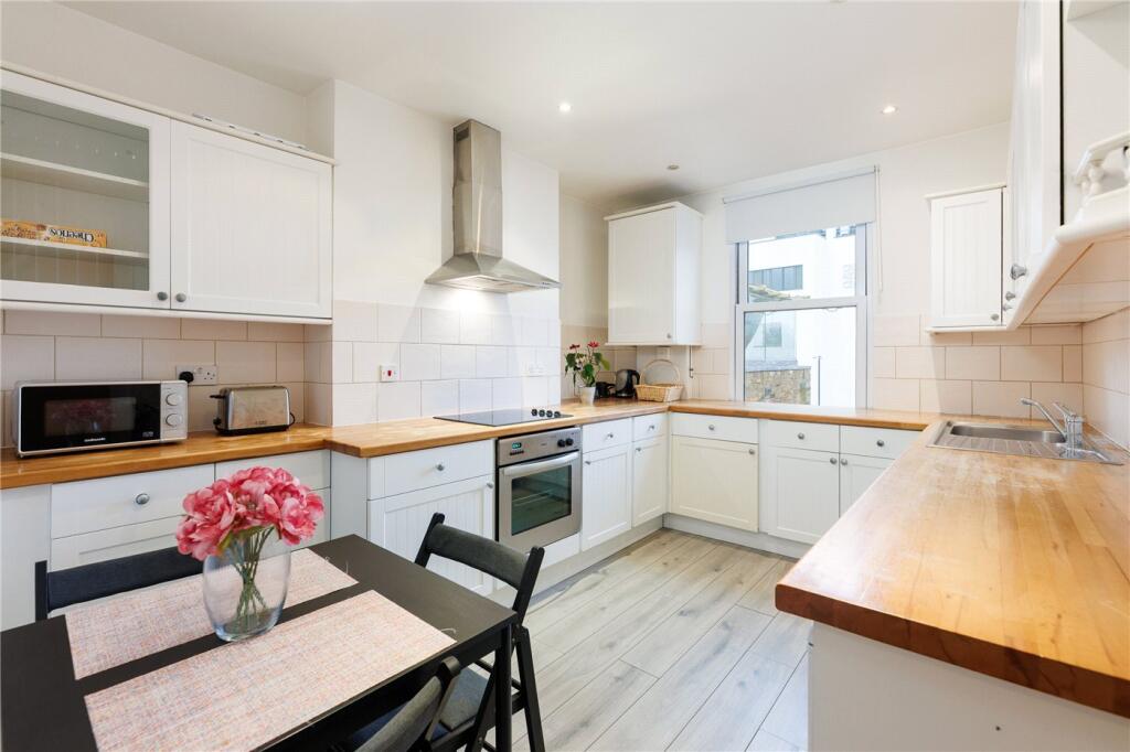1 bed Apartment for rent in London. From Winkworth - Chiswick