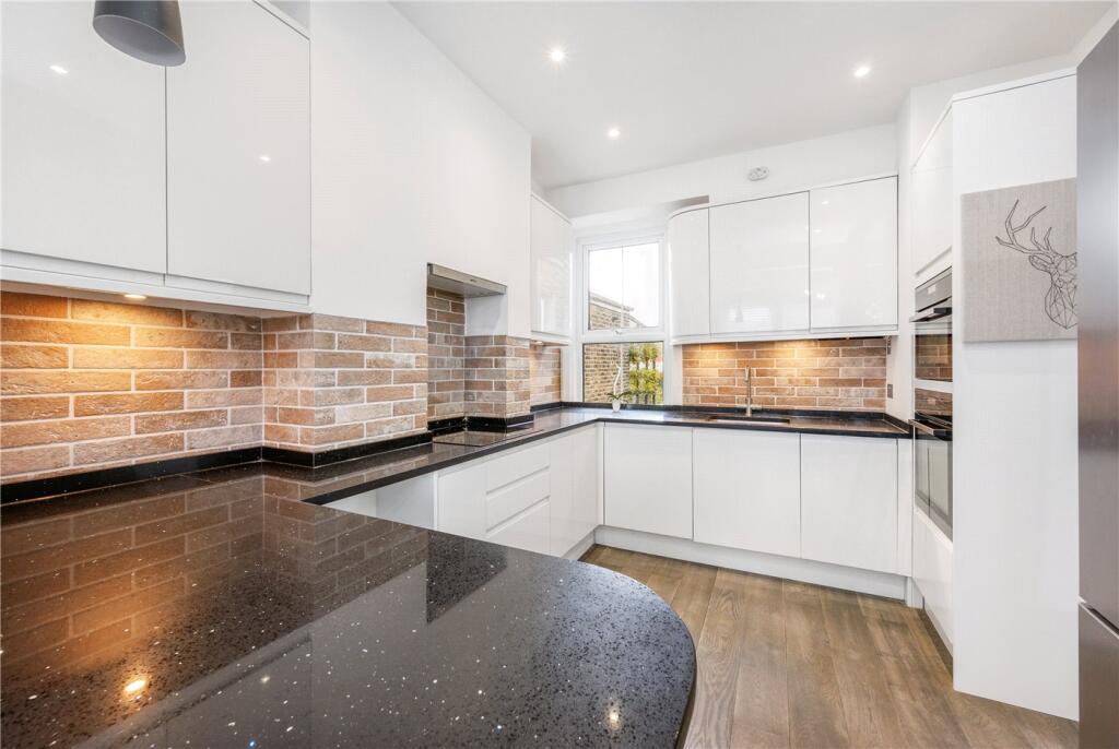 2 bed Apartment for rent in London. From Winkworth - Chiswick