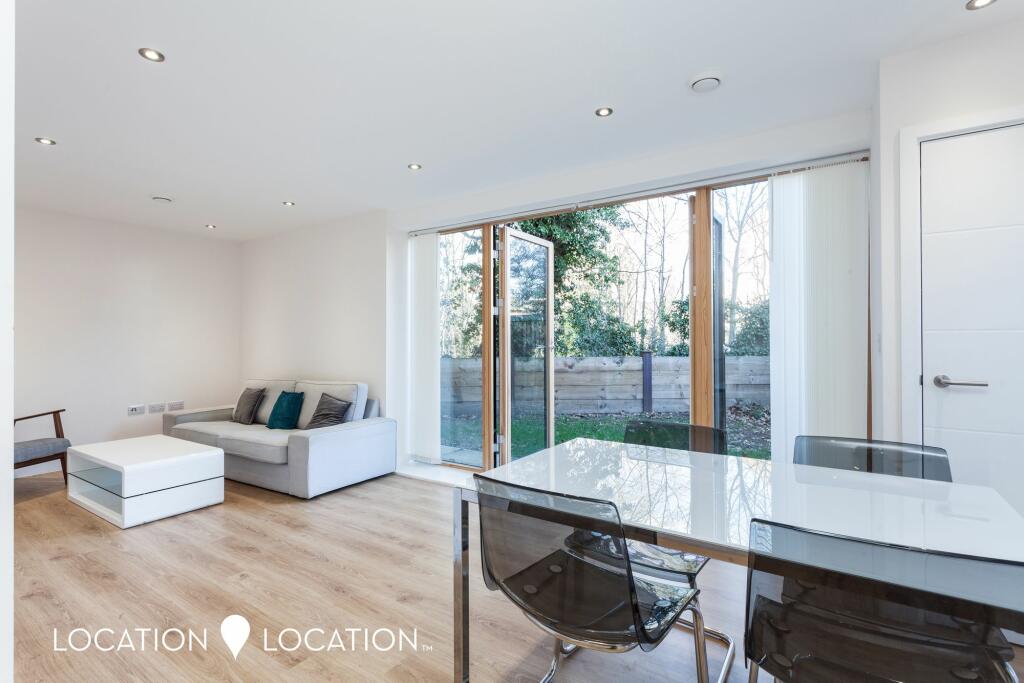 3 bed Apartment for rent in Hackney. From Location Location - Stoke Newington