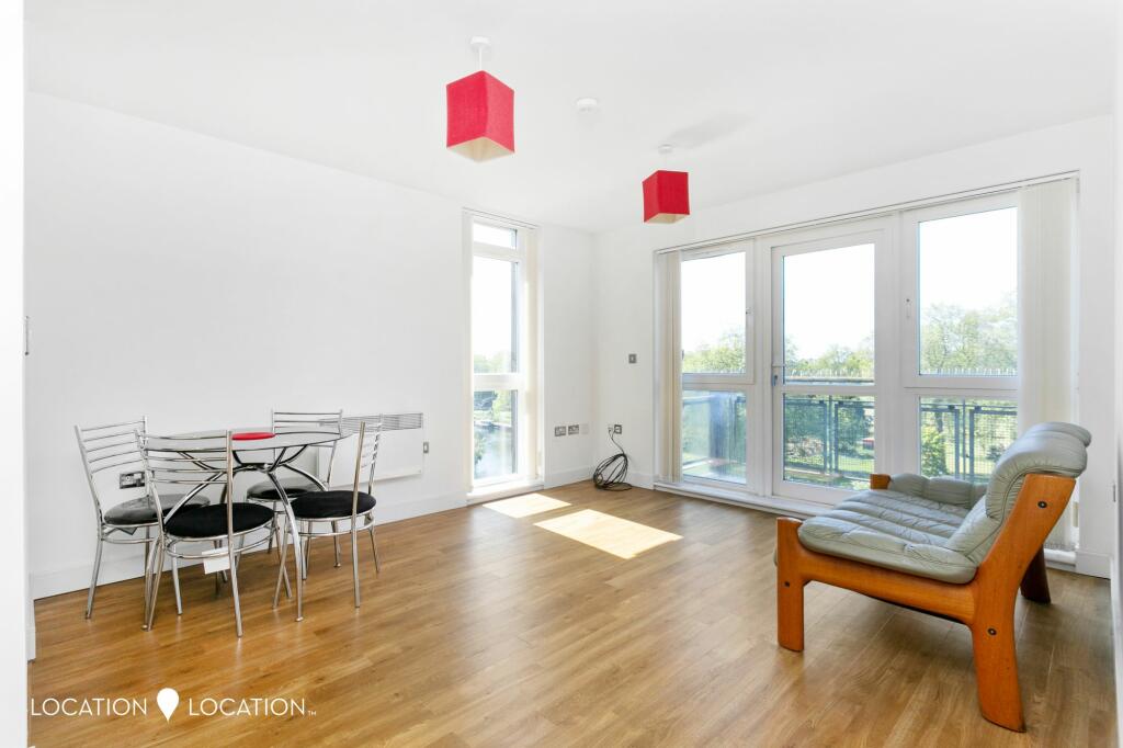 2 bed Flat for rent in Hackney. From Location Location - Stoke Newington