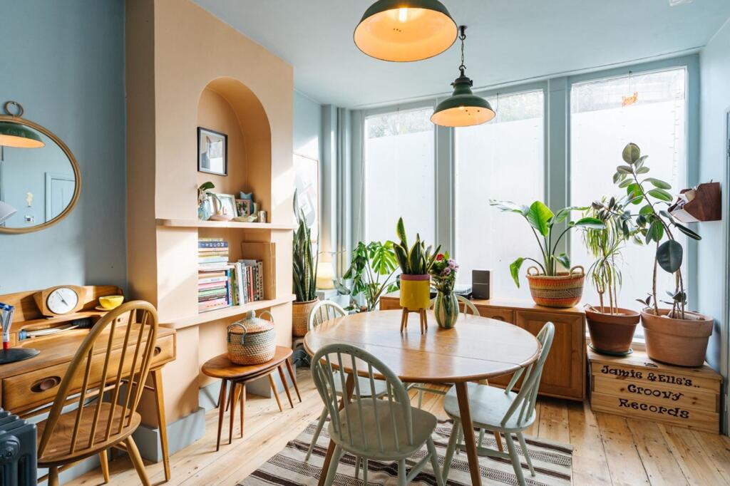 3 bed Mid Terraced House for rent in Hackney. From Location Location - London 3 bed Mid Terraced House for rent in Hackney. From Location Location - London