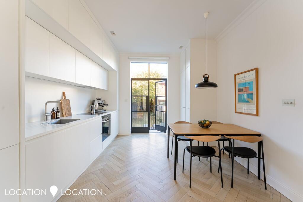 2 bed 1st Floor Flat for rent in Stoke Newington. From Location Location - London