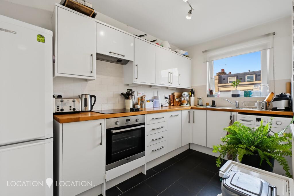 1 bed 1st Floor Flat for rent in Stoke Newington. From Location Location - London