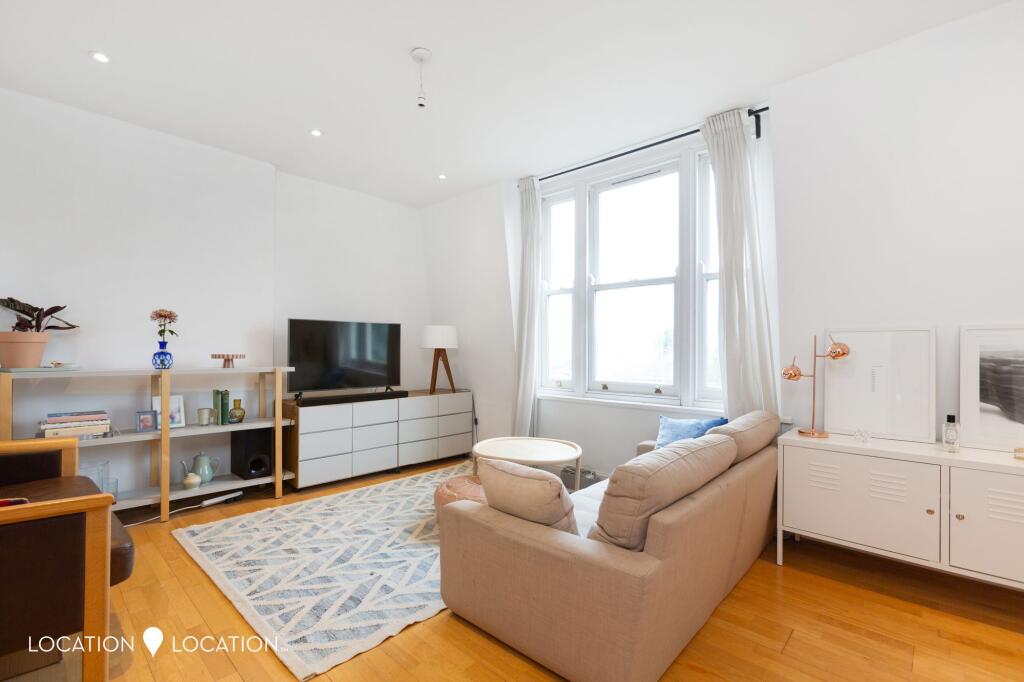 2 bed 1st Floor Flat for rent in Stoke Newington. From Location Location - London