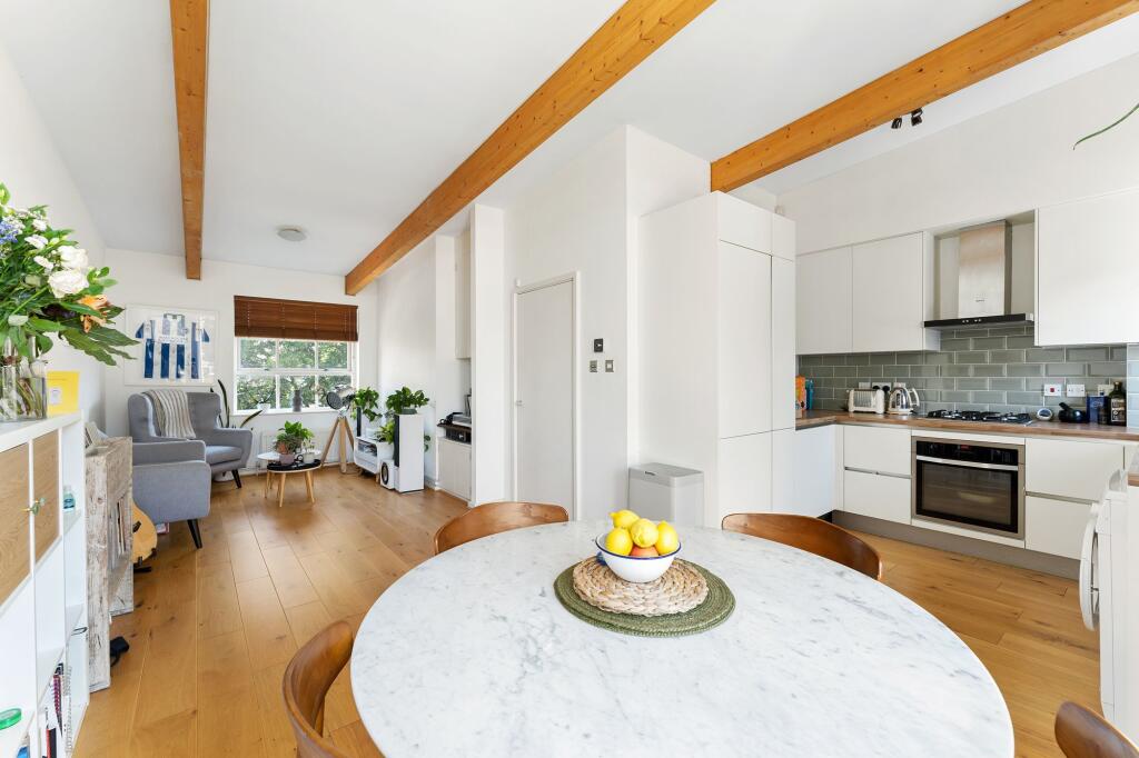 1 bed 1st Floor Flat for rent in Stoke Newington. From Location Location - London