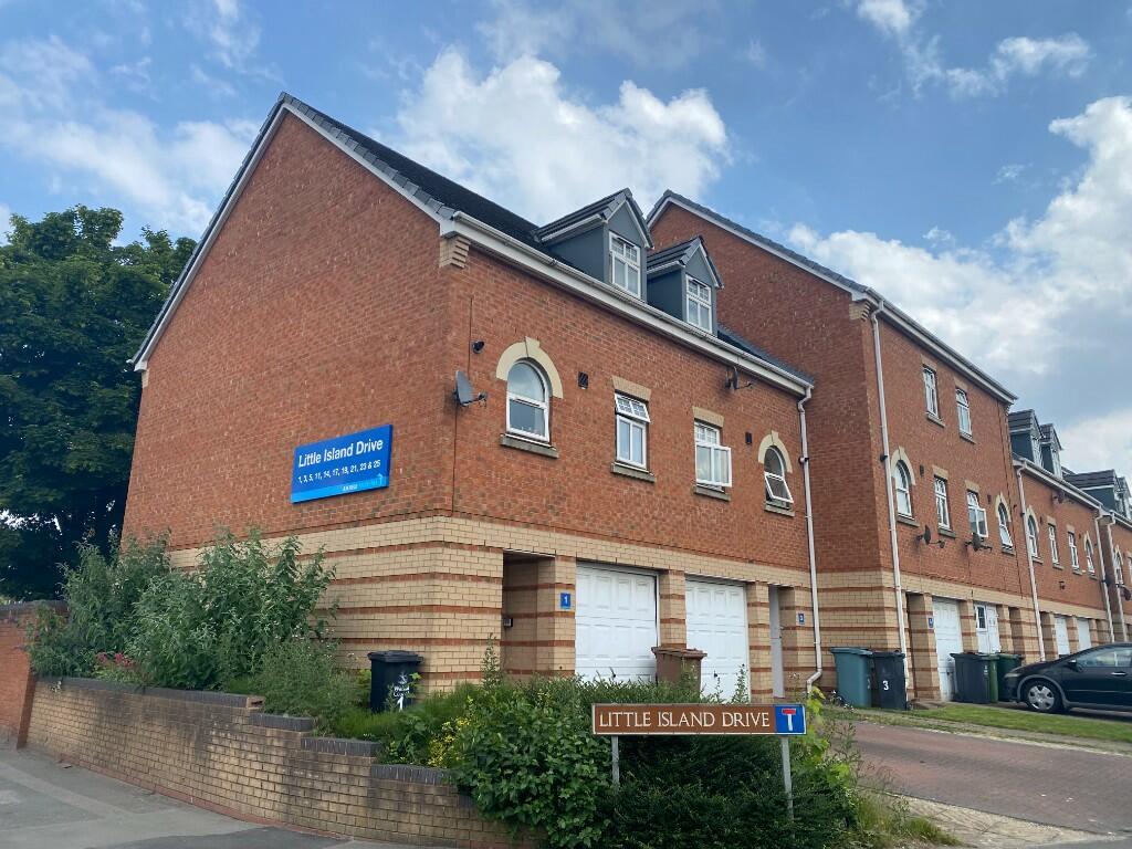 3 bed Town House for rent in Willenhall. From A.H Field - Birmingham 3 bed Town House for rent in Willenhall. From A.H Field - Birmingham