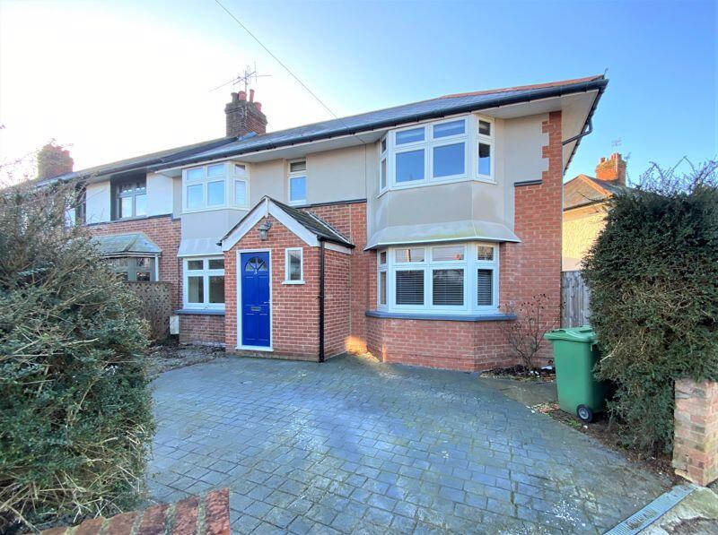 3 bed Semi Detached for rent in Sandford-on-Thames. From Amelies Estate Agents - Oxford 3 bed Semi Detached for rent in Sandford-on-Thames. From Amelies Estate Agents - Oxford