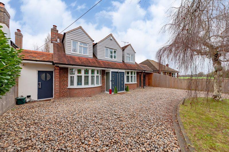 4 bed Detached for rent in Thame. From Amelies Estate Agents - Oxford