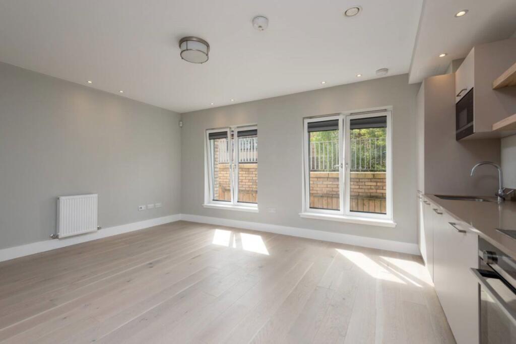 4 bed Studio for rent in Edinburgh. From Ben Property - Edinburgh 4 bed Studio for rent in Edinburgh. From Ben Property - Edinburgh