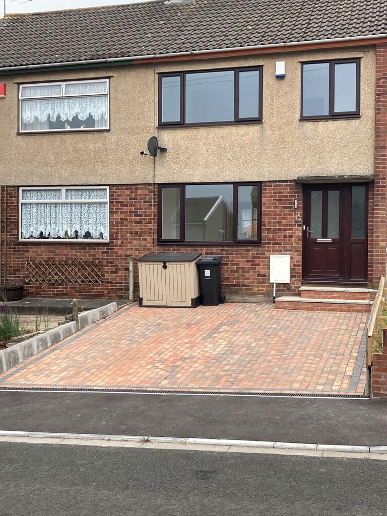 3 bed Mid Terraced House for rent in Warmley. From Berkeley Estates and Management - Bristol 3 bed Mid Terraced House for rent in Warmley. From Berkeley Estates and Management - Bristol