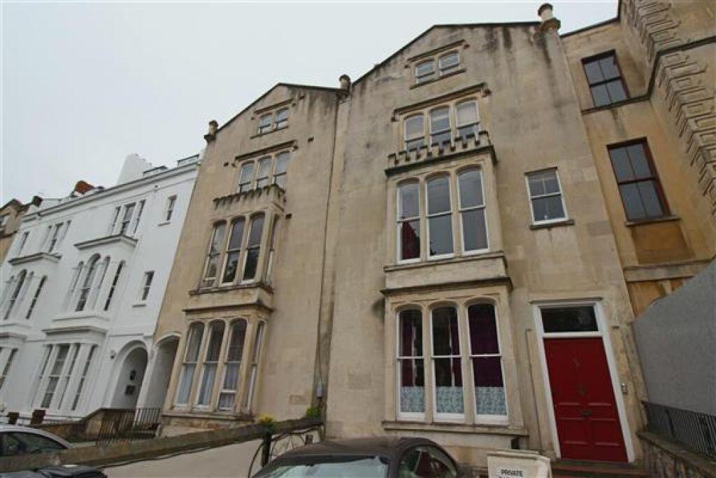 2 bed 1st Floor Flat for rent in Leigh Woods. From Berkeley Estates and Management - Bristol