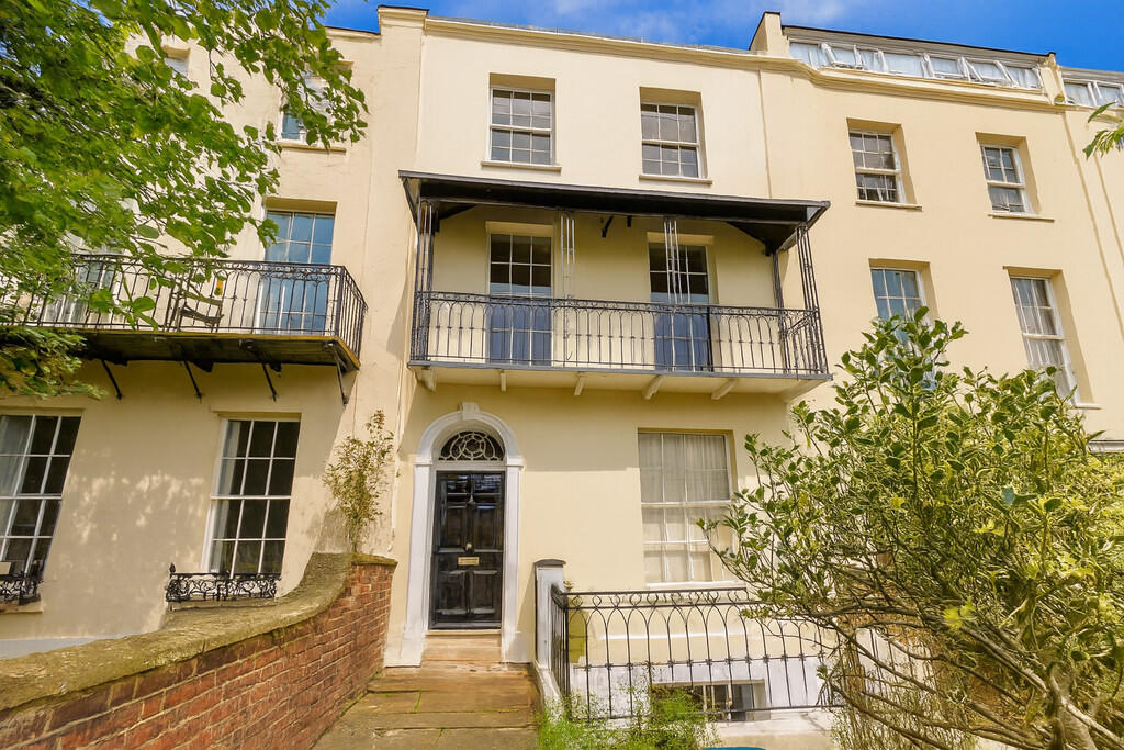 1 bed 1st Floor Flat for rent in Leigh Woods. From Berkeley Estates and Management - Bristol