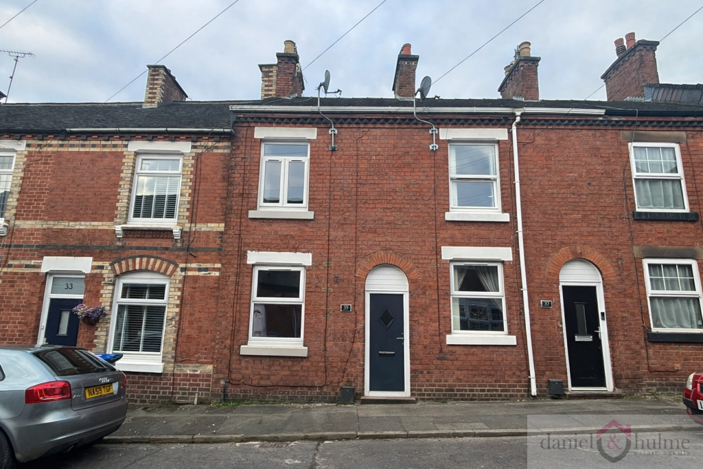 2 bed Mid Terraced House for rent in Leek. From Daniel & Hulme - Leek