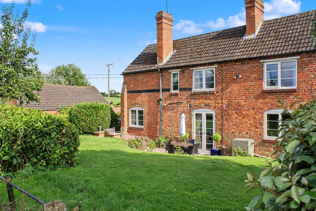 3 bed Cottage for rent in Holt Fleet. From G Herbert Banks - Great Witley