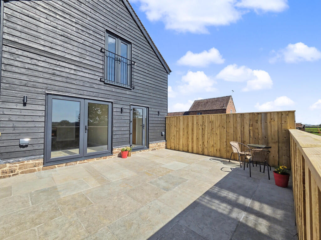 2 bed Barn Conversion for rent in Ludlow. From G Herbert Banks - Great Witley