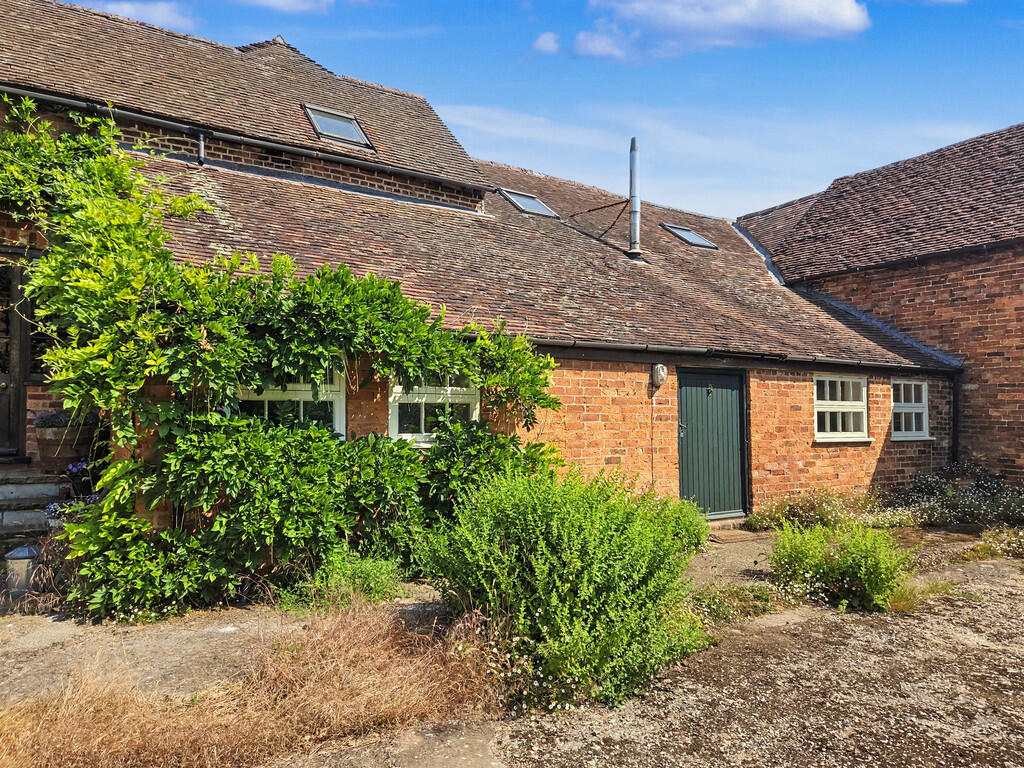 2 bed Barn Conversion for rent in Kidderminster. From G Herbert Banks - Great Witley