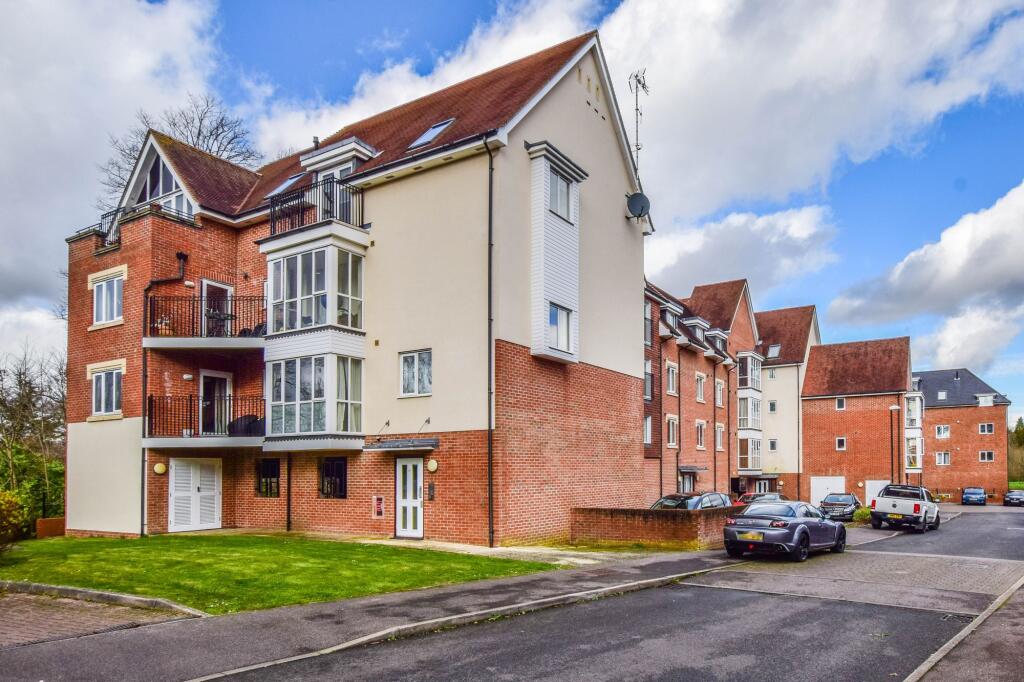 2 bed Apartment for rent in Worth Abbey. From Homes Partnership - Crawley