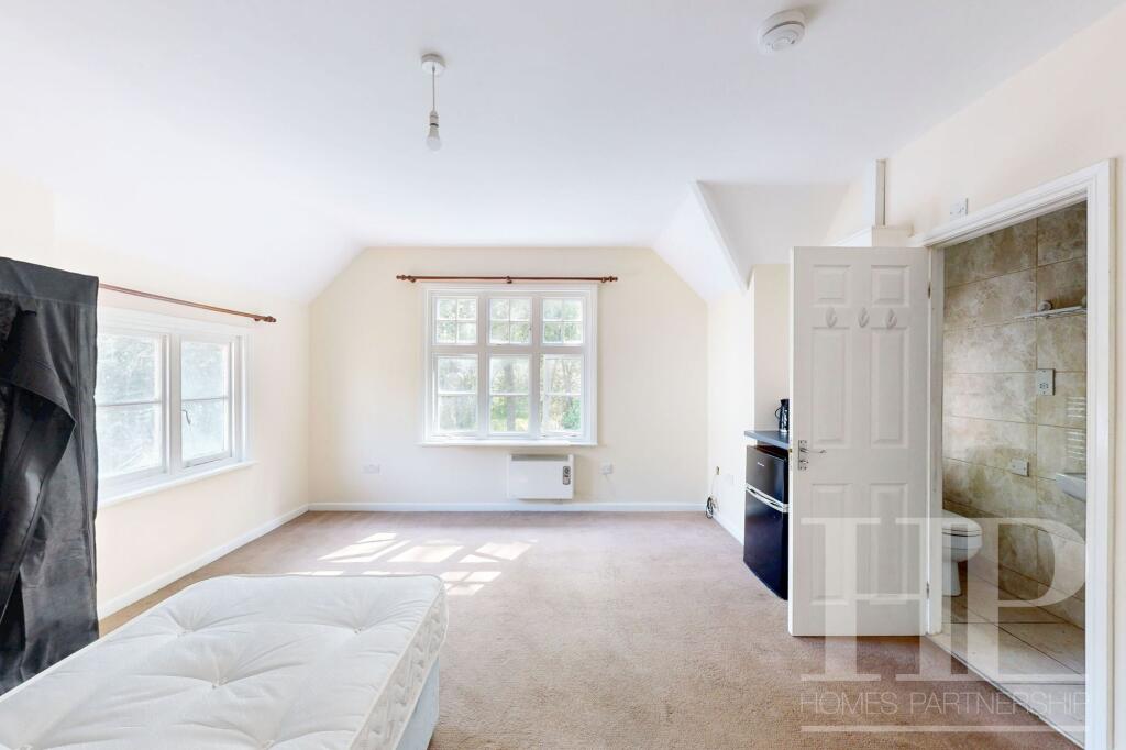 4 bed Studio for rent in Crawley. From Homes Partnership - Crawley
