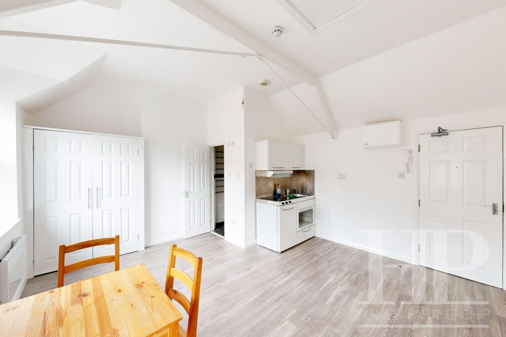4 bed Studio for rent in Crawley. From Homes Partnership - Crawley 4 bed Studio for rent in Crawley. From Homes Partnership - Crawley
