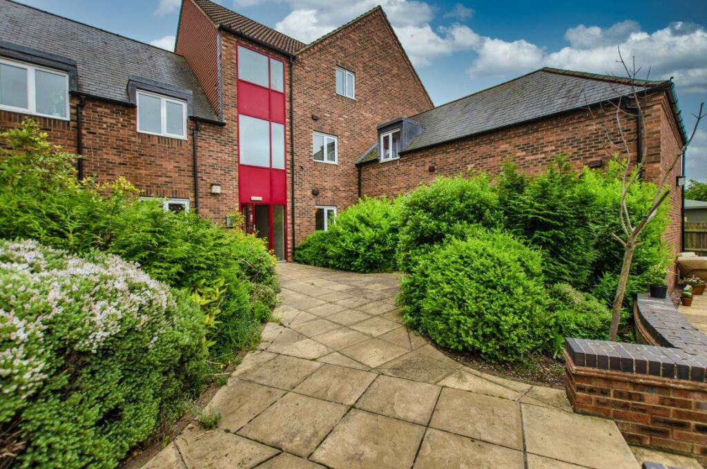 2 bed Apartment for rent in Boston. From Let Us Let U - Boston