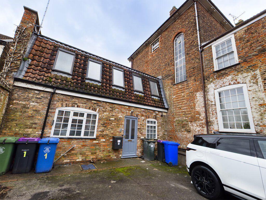 2 bed Apartment for rent in Boston. From Let Us Let U - Boston