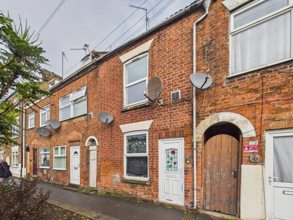 2 bed Mid Terraced House for rent in Boston. From Let Us Let U - Boston