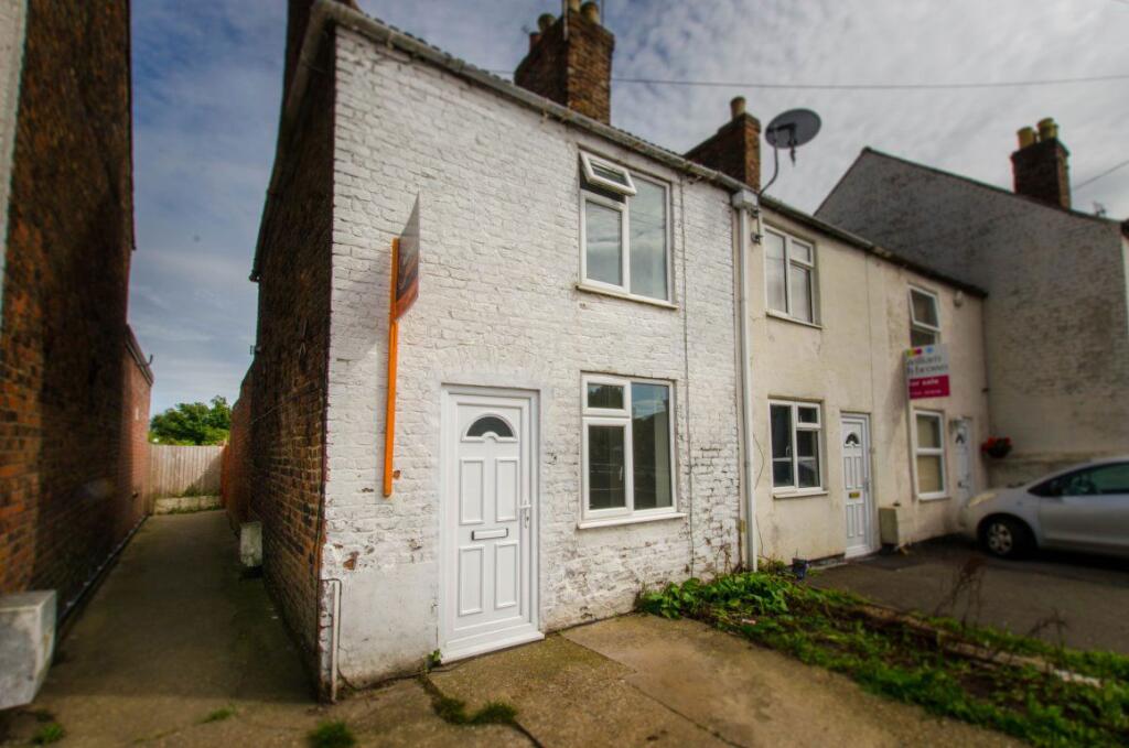 2 bed Mid Terraced House for rent in Boston. From Let Us Let U - Boston