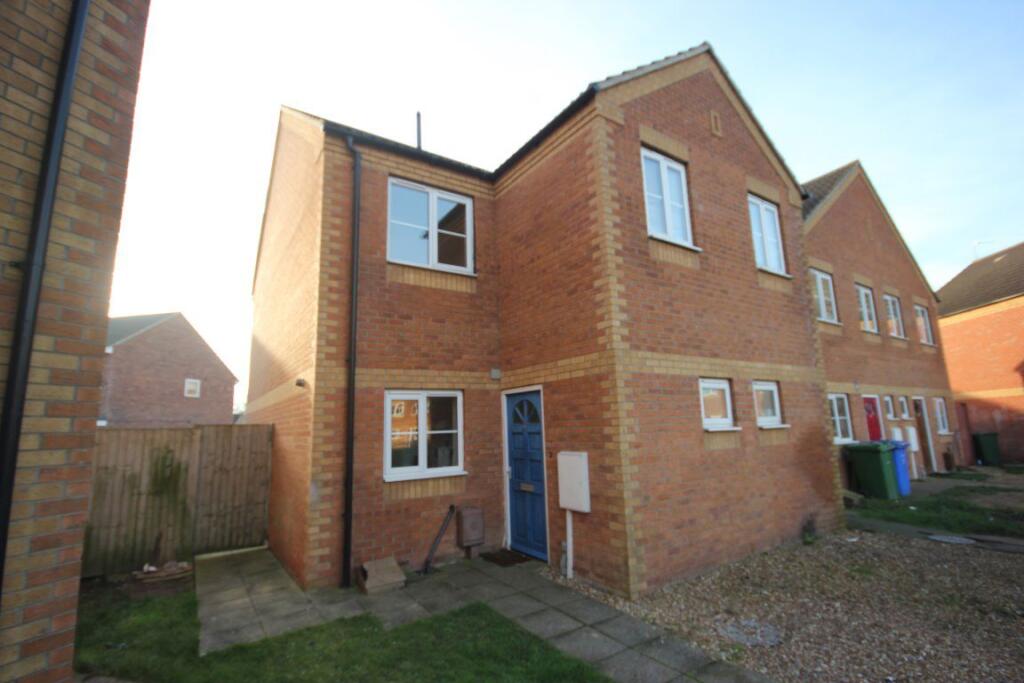 3 bed Mid Terraced House for rent in Boston. From Let Us Let U - Boston