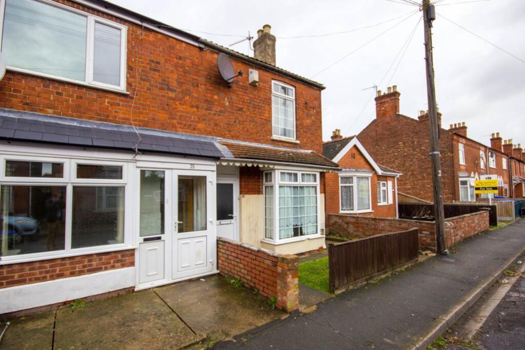 2 bed Mid Terraced House for rent in Boston. From Let Us Let U - Boston