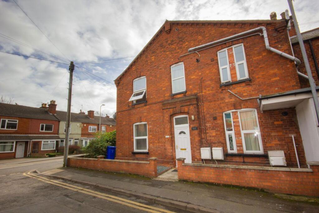 1 bed Mid Terraced House for rent in Boston. From Let Us Let U - Boston
