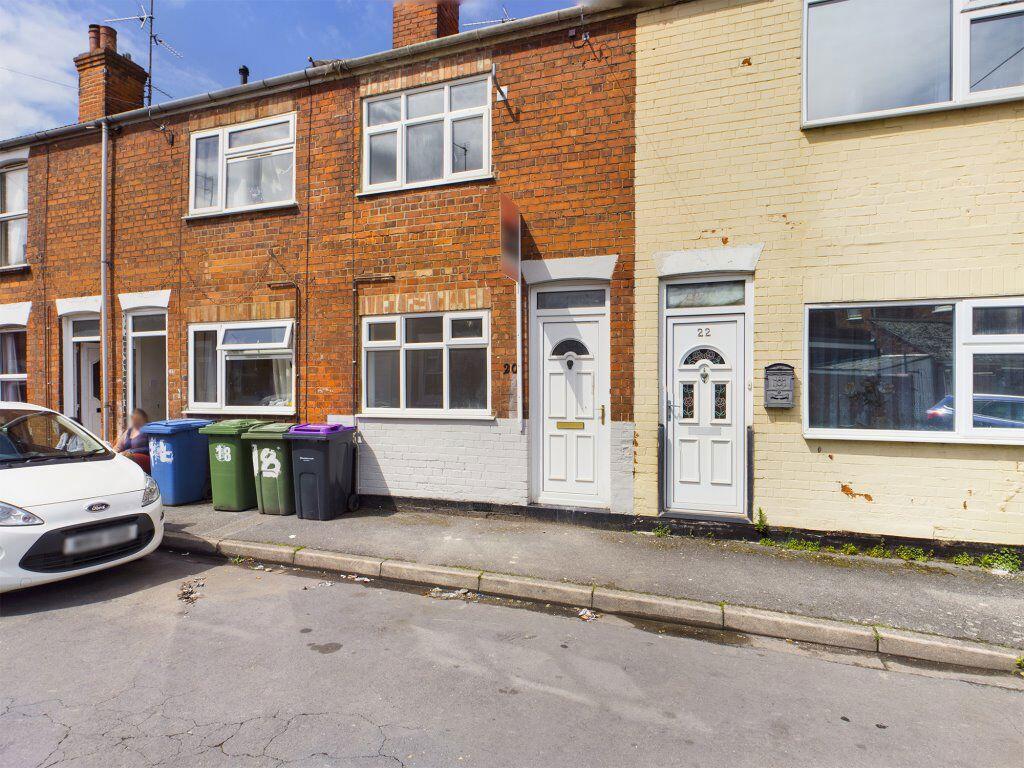3 bed Mid Terraced House for rent in Boston. From Let Us Let U - Boston