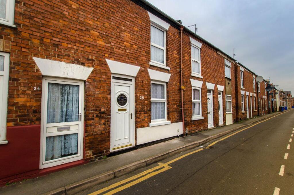 2 bed Mid Terraced House for rent in Boston. From Let Us Let U - Boston
