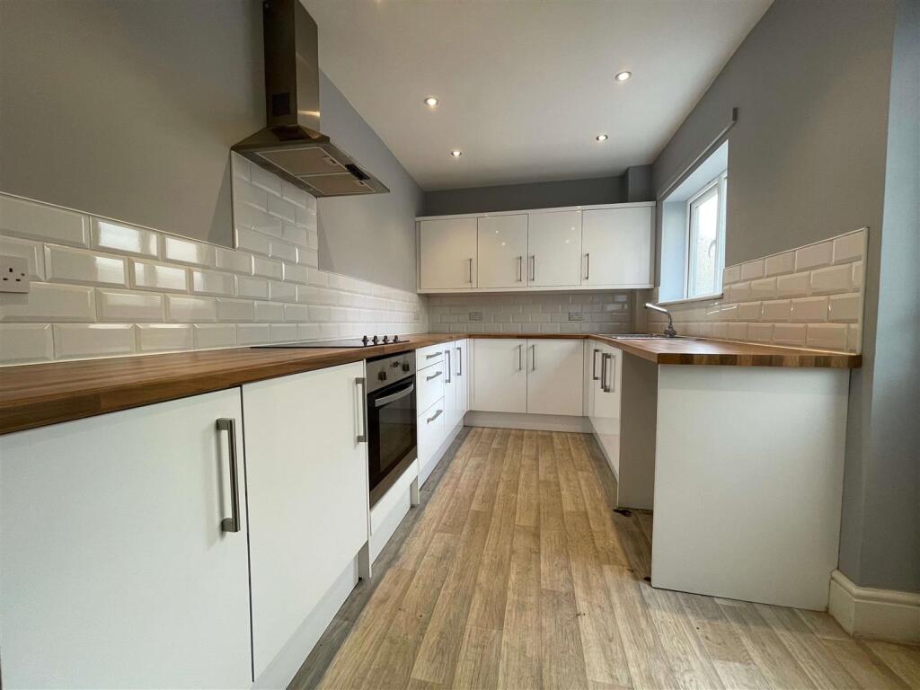3 bed Mid Terraced House for rent in Sutton in Ashfield. From Location - Mansfield