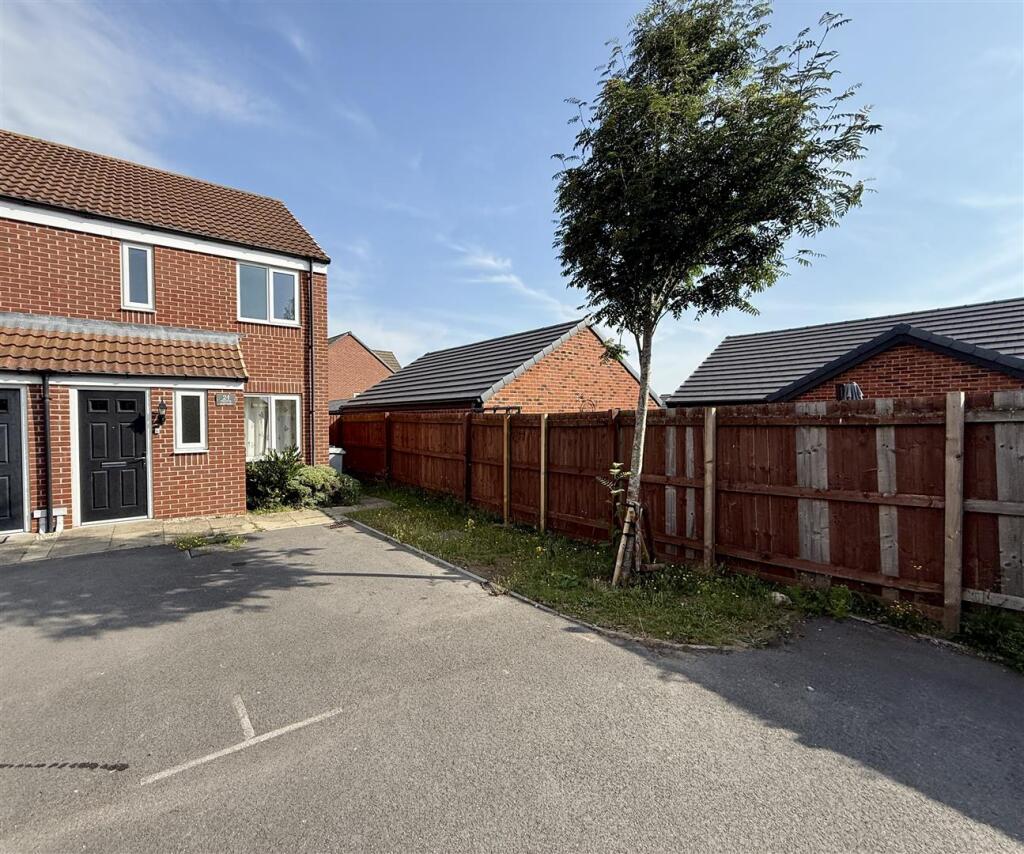 2 bed End of Terrace for rent in Mansfield. From Location - Mansfield