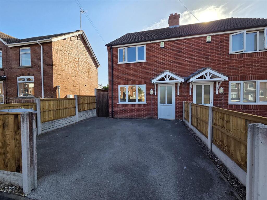2 bed Semi Detached for rent in New Ollerton. From Location - Mansfield 2 bed Semi Detached for rent in New Ollerton. From Location - Mansfield