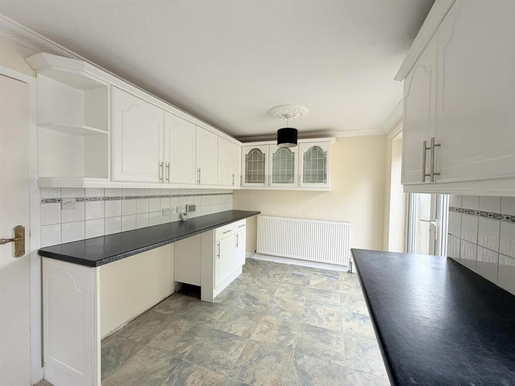 3 bed Detached for rent in Mansfield. From Location - Mansfield