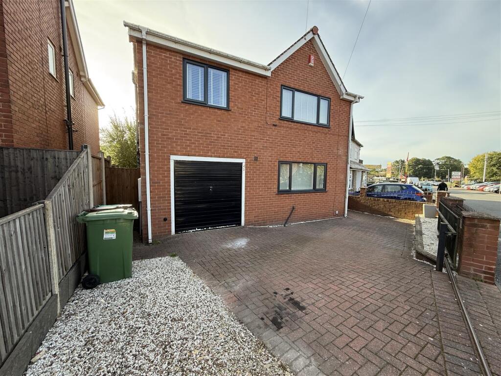 4 bed Detached for rent in Newlands. From Location - Mansfield