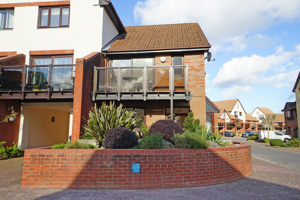 3 bed End of Terrace for rent in Southwick. From Marina & Hampshire Life Homes - South Coast