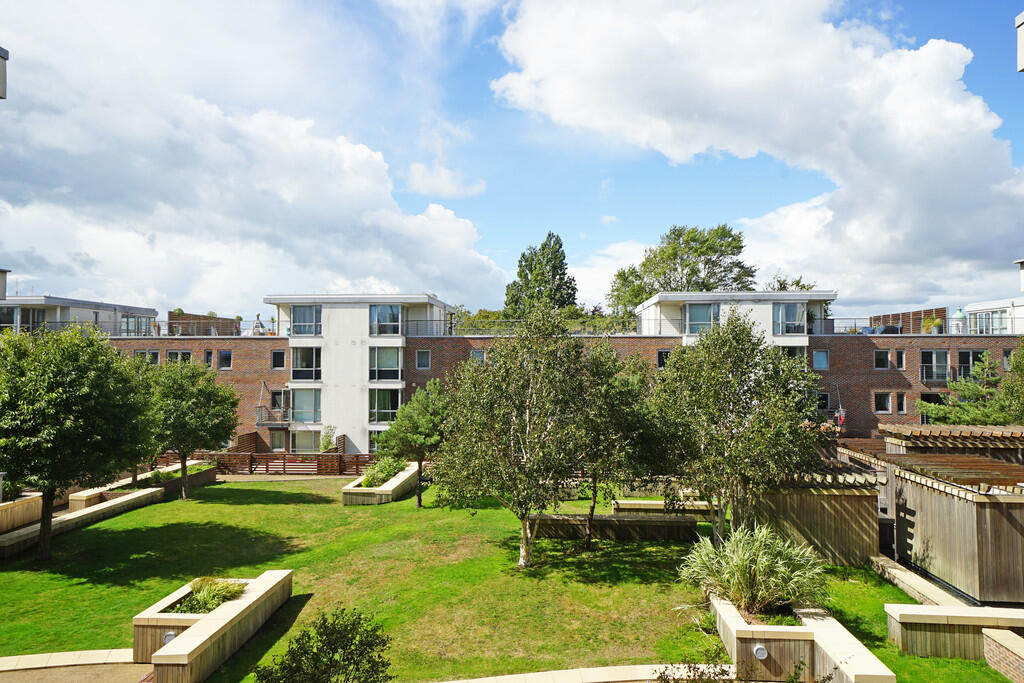 2 bed 1st Floor Flat for rent in Portsmouth. From Marina & Hampshire Life Homes - South Coast