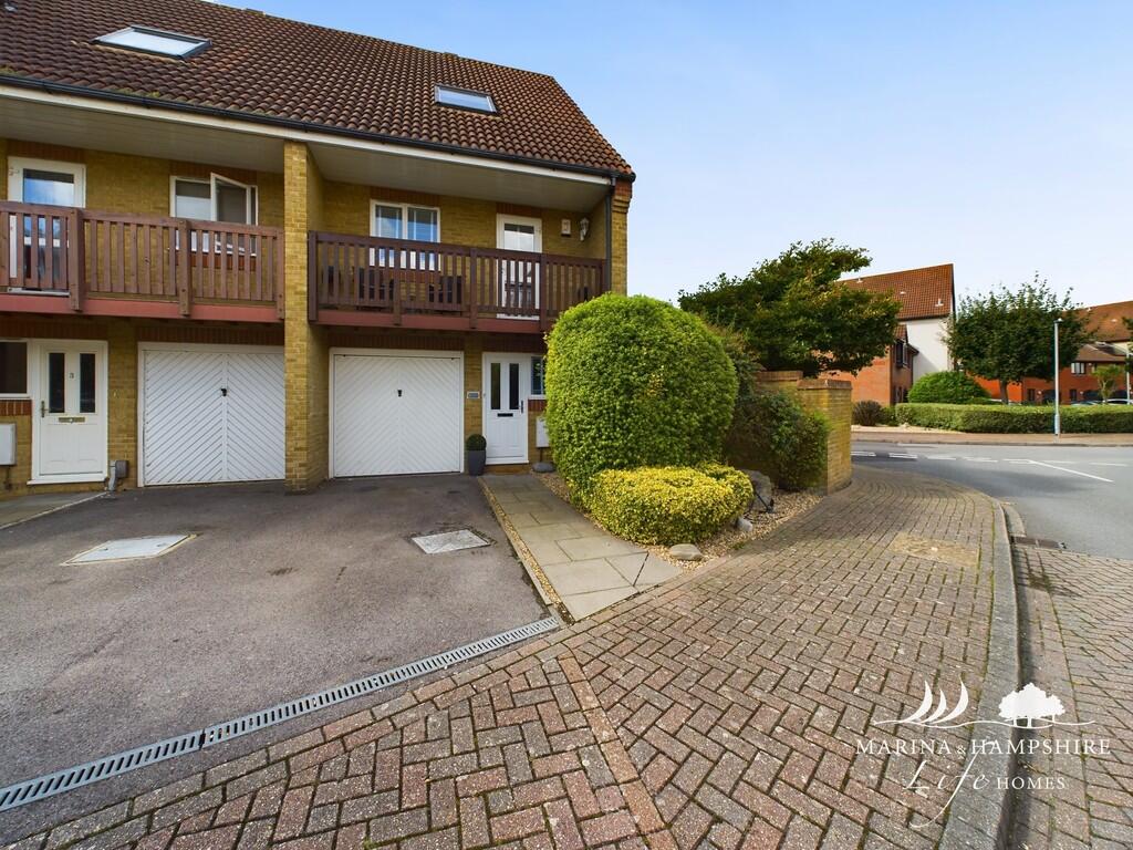 3 bed Town House for rent in Southwick. From Marina & Hampshire Life Homes - South Coast