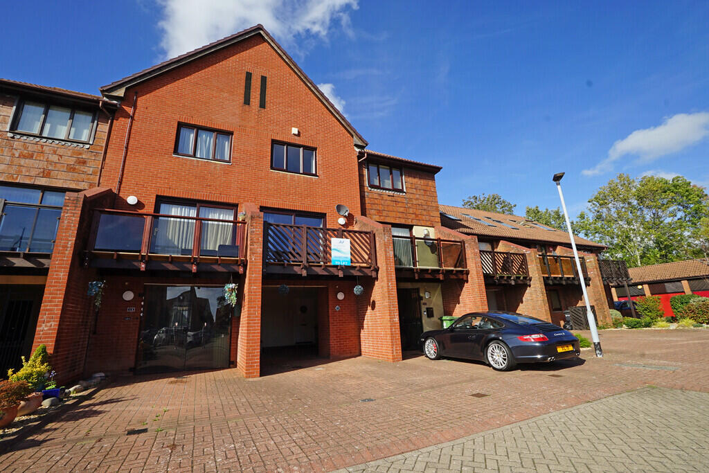 3 bed Town House for rent in Southwick. From Marina & Hampshire Life Homes - South Coast 3 bed Town House for rent in Southwick. From Marina & Hampshire Life Homes - South Coast