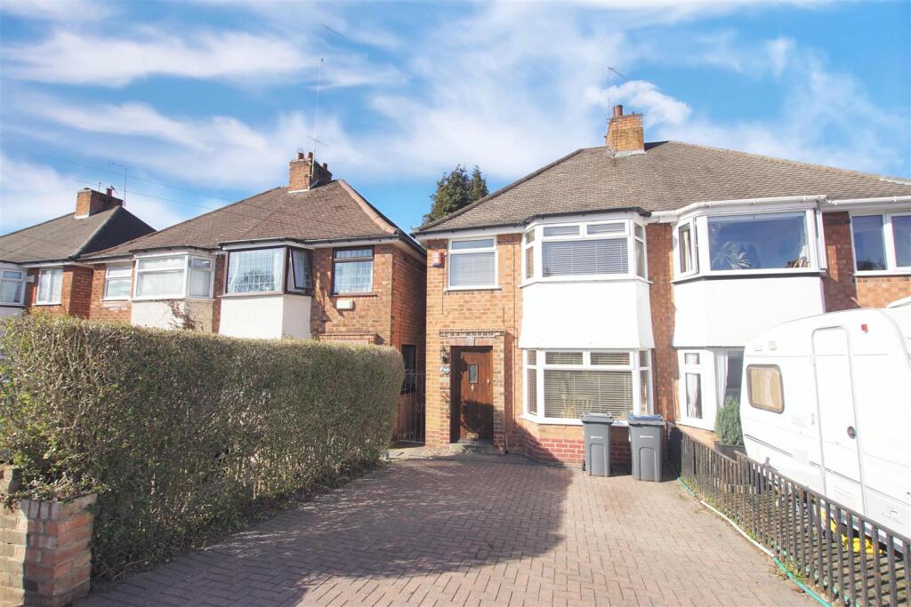 3 bed Detached for rent in Birmingham. From Oakmans Estate Agents - Student Lettings