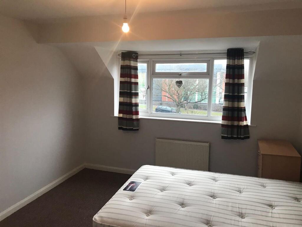 1 bed Detached for rent in Hunnington. From Oakmans Estate Agents - Student Lettings