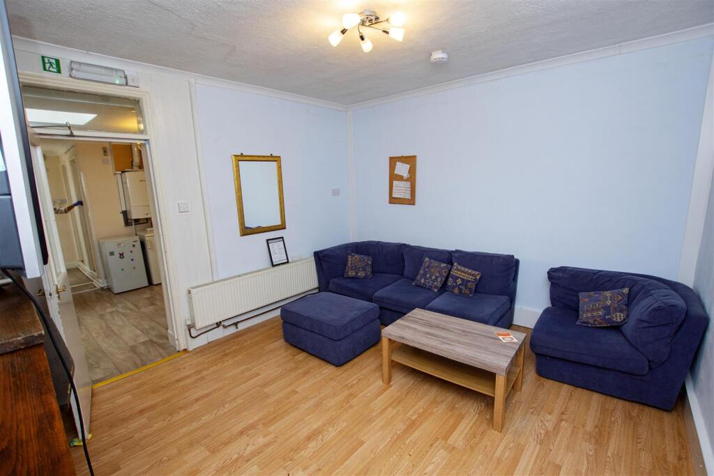 6 bed Detached for rent in Birmingham. From Oakmans Estate Agents - Student Lettings